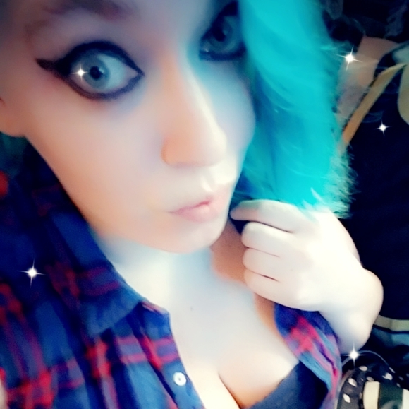 Meet your Posher, Emma - Picture 1 of 3